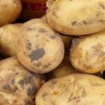 למה טיגון תפוחי אדמה מבושלים במים וסודה: טריק כימי לקרום פריך מושלם unnamed-file.jpg