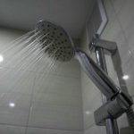 מדוע מקלחת קרה מנצחת קפה חם מבחינת יעילות הבוקר: האמת הבלתי צפויה על מתח unnamed-file.jpg